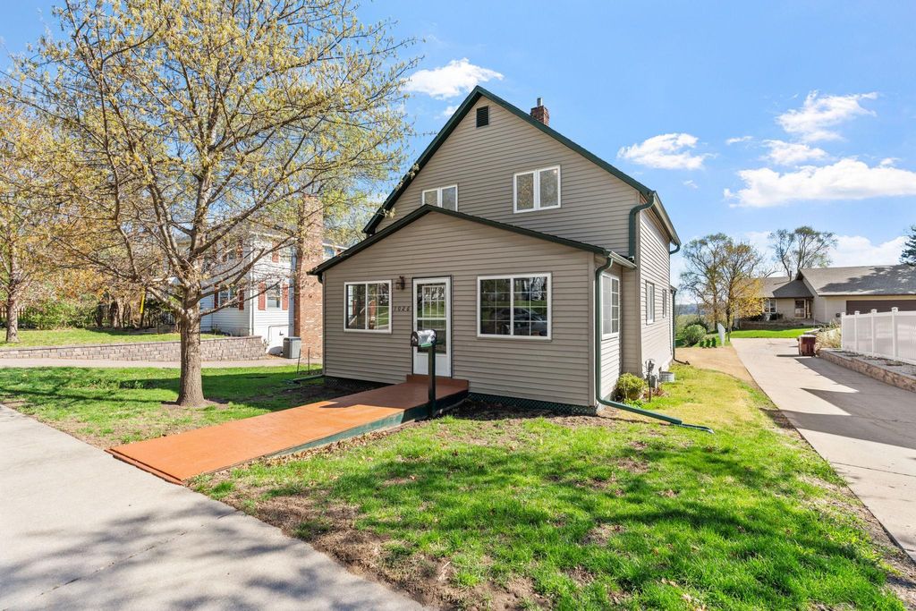 Photo of 1026 Summit Avenue, South Saint Paul, MN 55075 (MLS # 7063169)