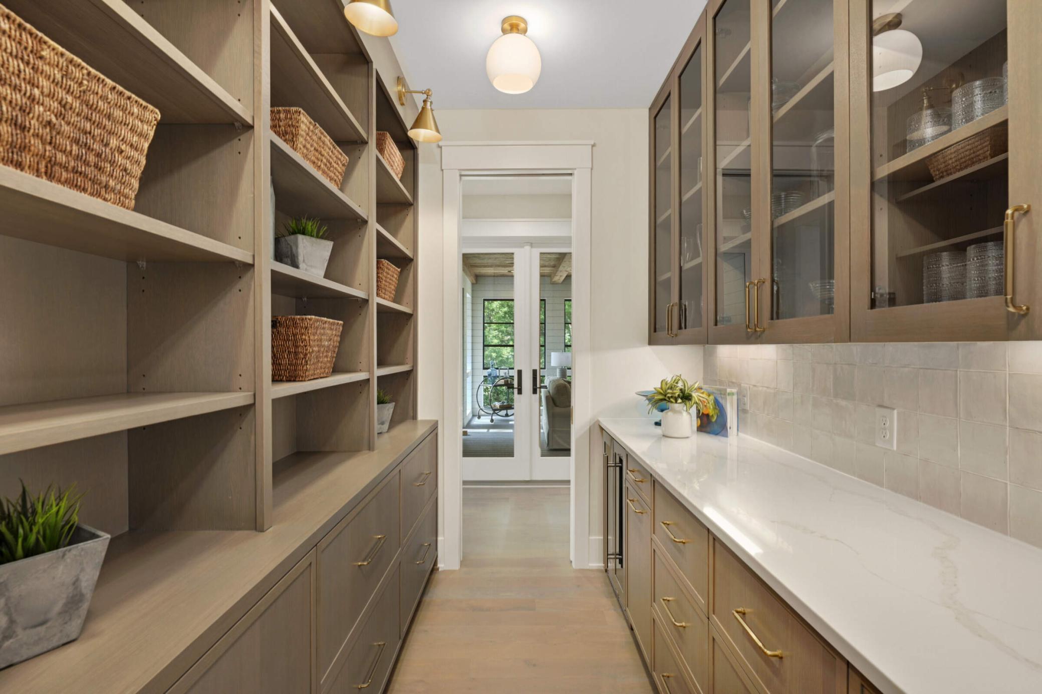 5316 Highwood Drive W