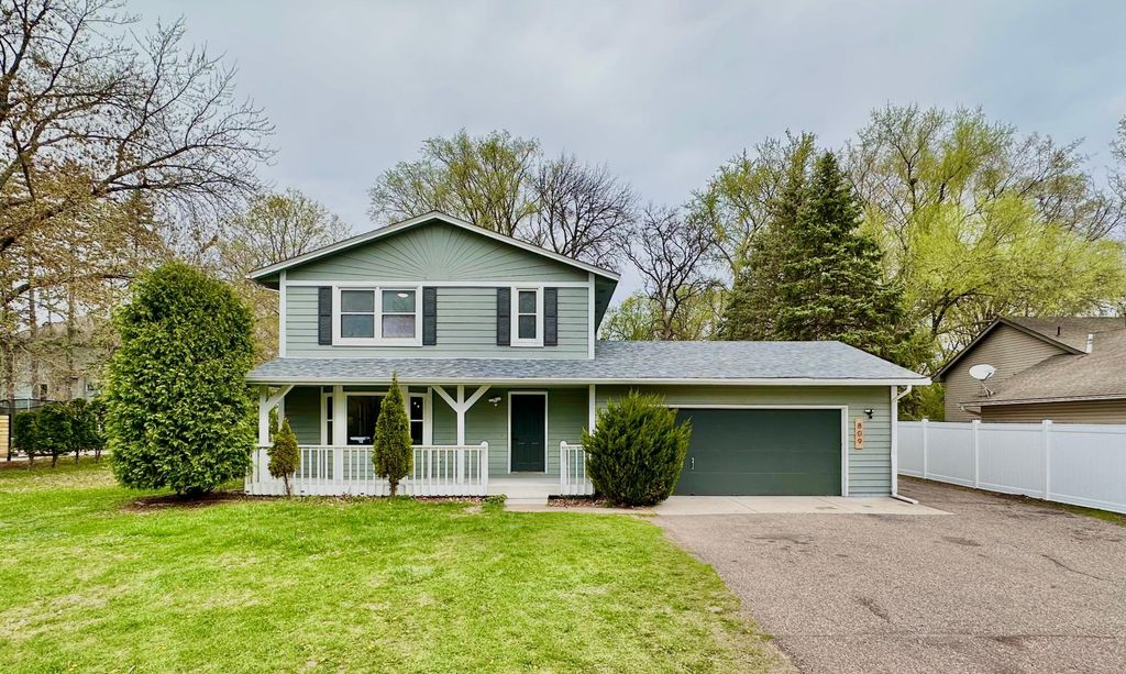 Photo of 809 Wagon Wheel Trail, Mendota Heights, MN 55120 (MLS # 7030888)
