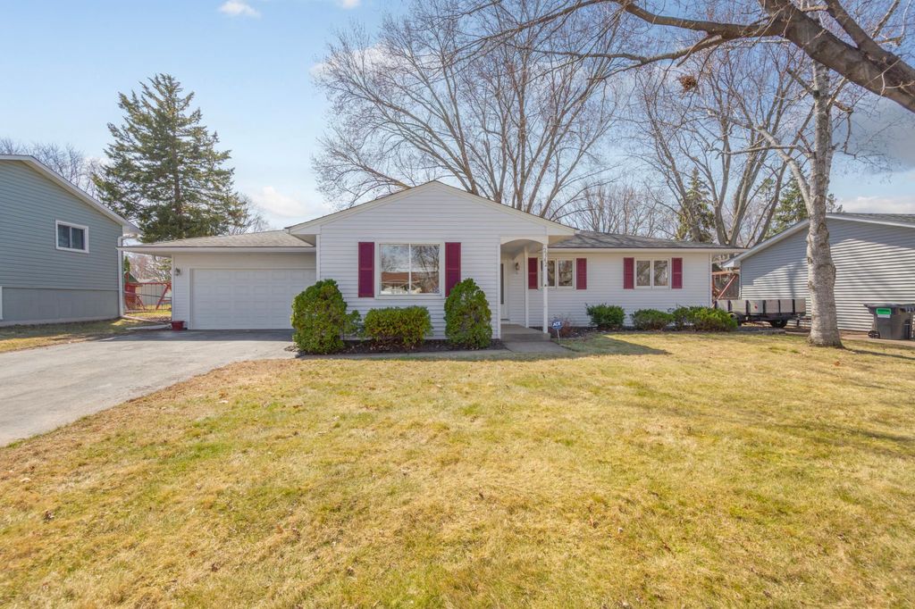 Photo of 2042 Bluestone Lane, Eagan, MN 55122 (MLS # 7051918)