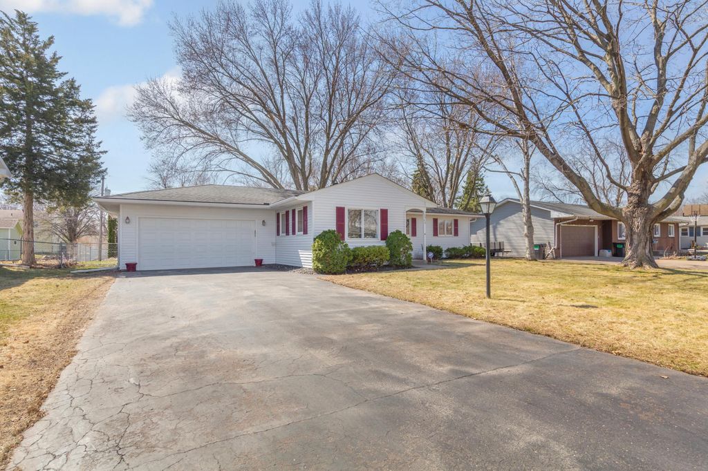 Photo of 2042 Bluestone Lane, Eagan, MN 55122 (MLS # 7051918)