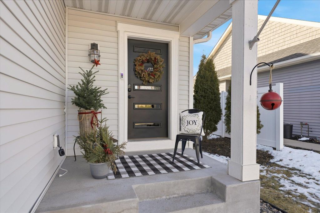 Photo of 10723 Knollwood Lane, Woodbury, MN 55129 (MLS # 7027904)