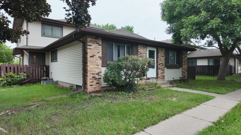 Photo of 6416 83rd Court N, Brooklyn Park, MN 55445 (MLS # 7101144)
