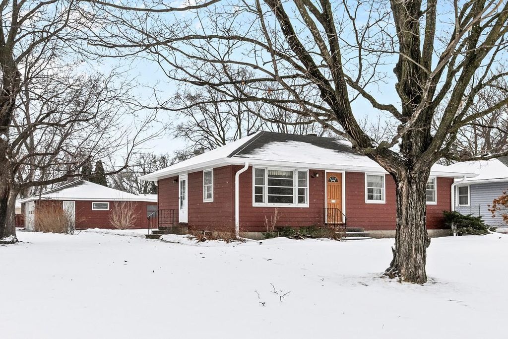 Photo of 1710 Lois Drive, Shoreview, MN 55126 (MLS # 7013968)