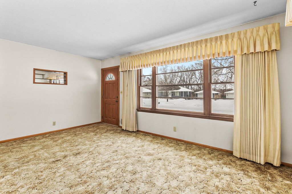 Photo of 1710 Lois Drive, Shoreview, MN 55126 (MLS # 7013968)