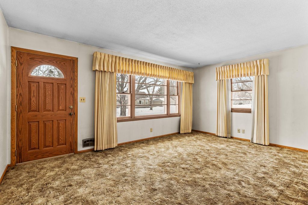 Photo of 1710 Lois Drive, Shoreview, MN 55126 (MLS # 7013968)