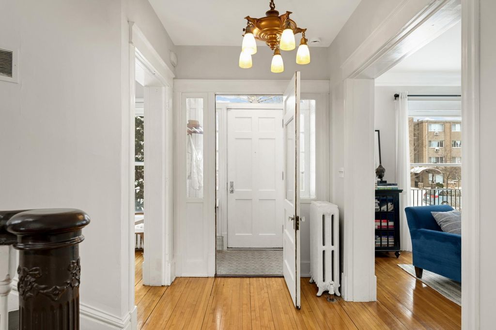 Photo of 2418 Pillsbury Avenue S, Minneapolis, MN 55404 (MLS # 7038837)