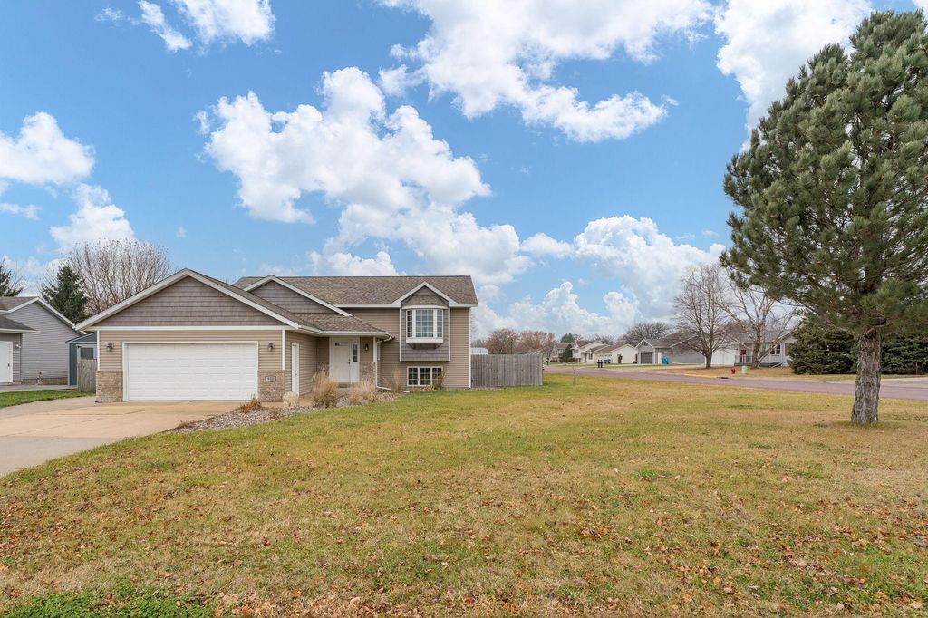 Photo of 900 10th Street SE, Waseca, MN 56093 (MLS # 6822077)