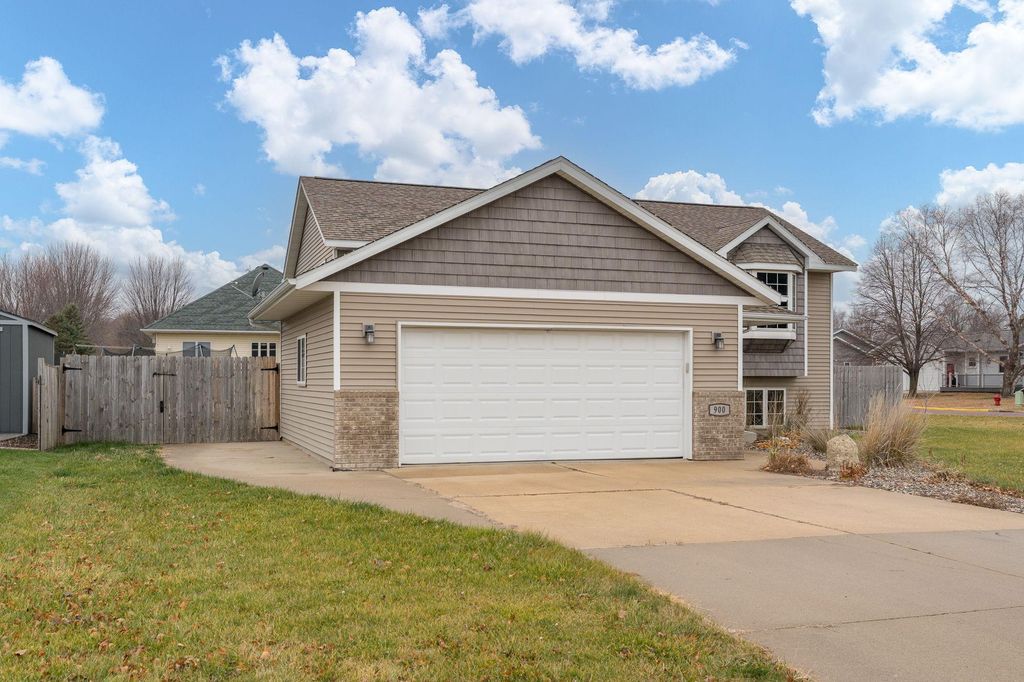 Photo of 900 10th Street SE, Waseca, MN 56093 (MLS # 6822077)