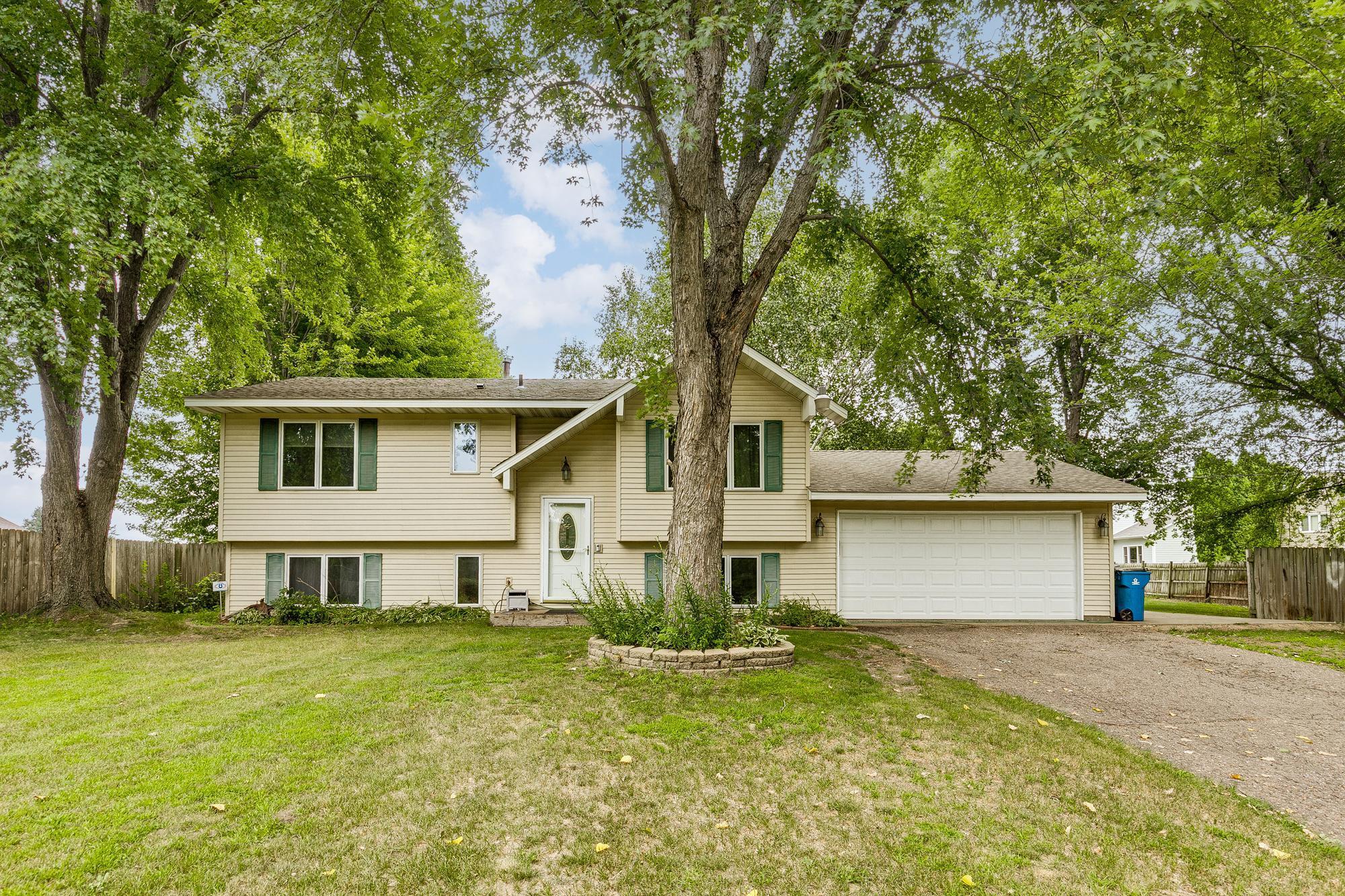 1101 Holly Drive E