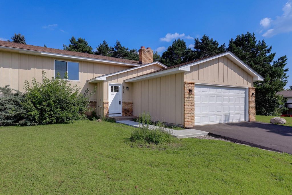 Photo of 2515 Royals Drive, Hopkins, MN 55305 (MLS # 7006066)