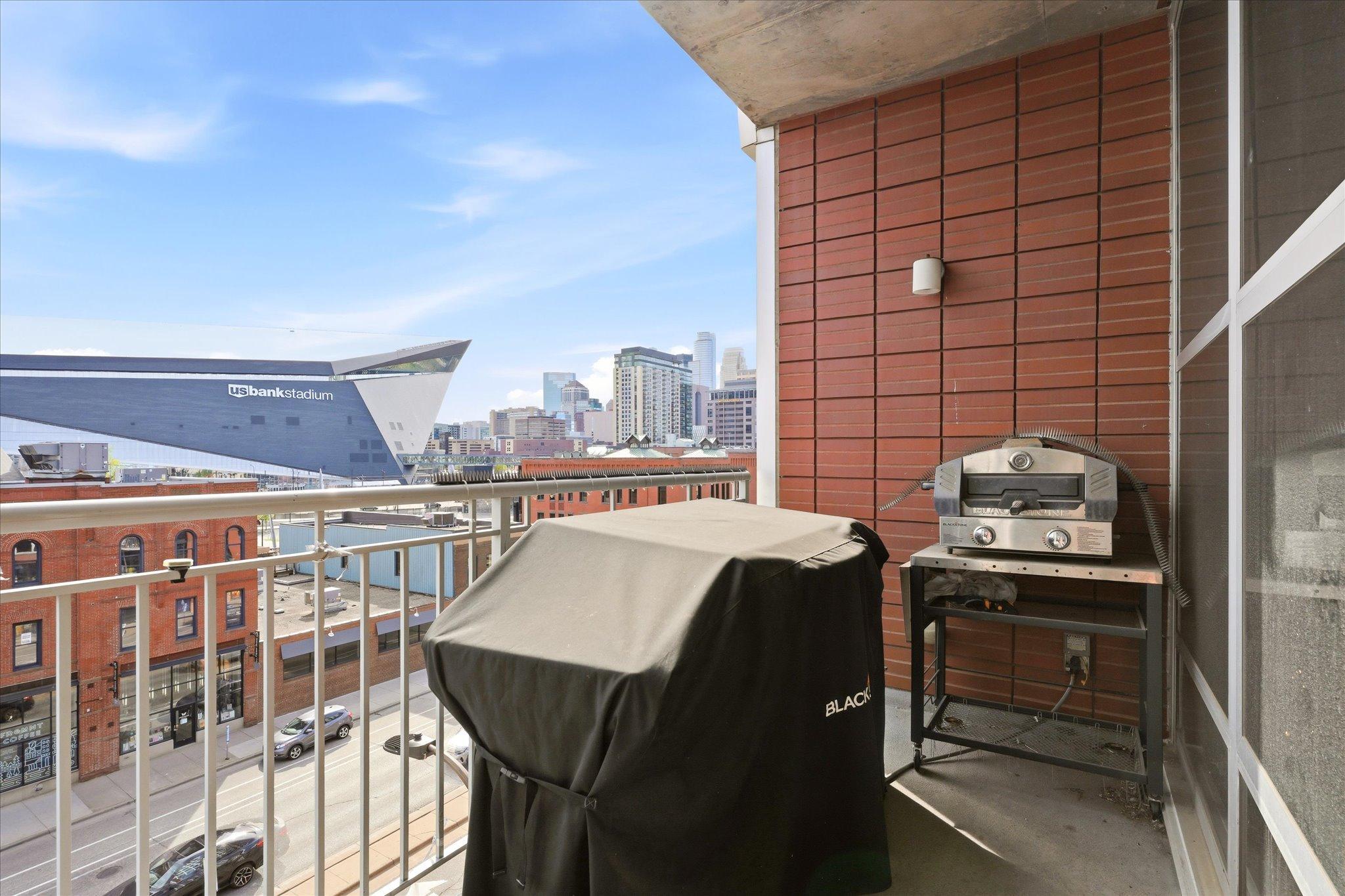 215 10th Avenue S 528