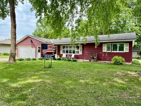 809 15th Street SW Willmar MN 56201