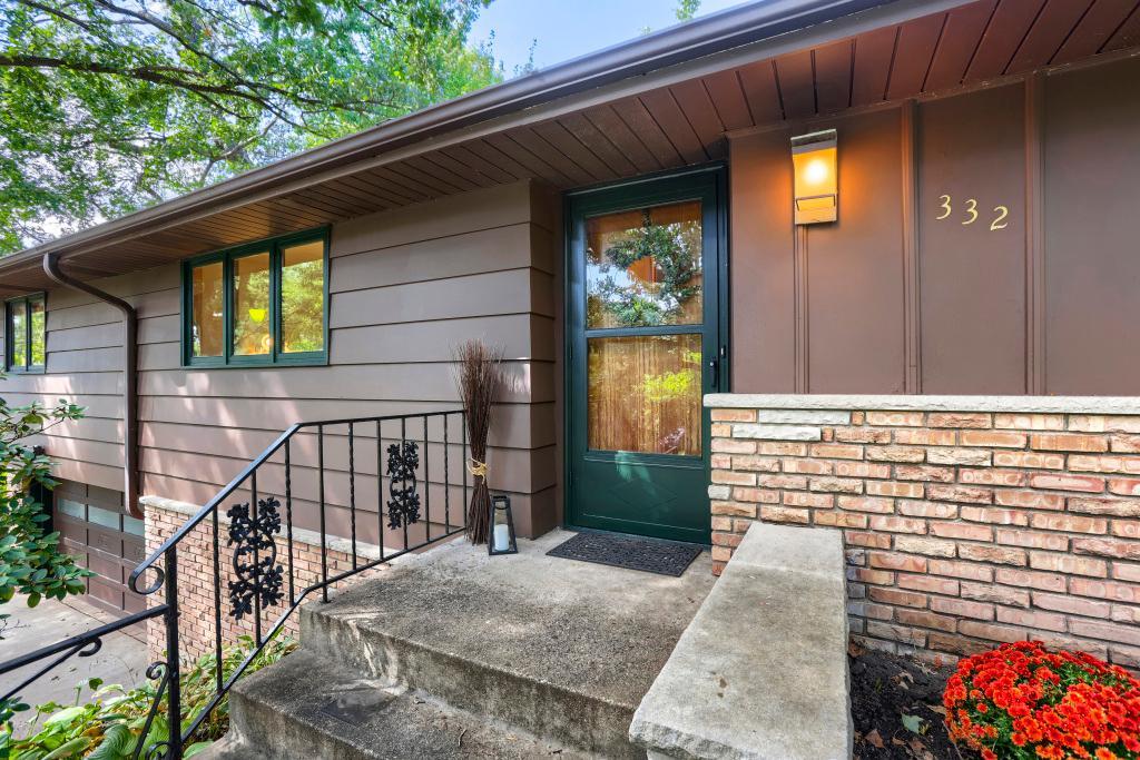 332 Floral Drive W