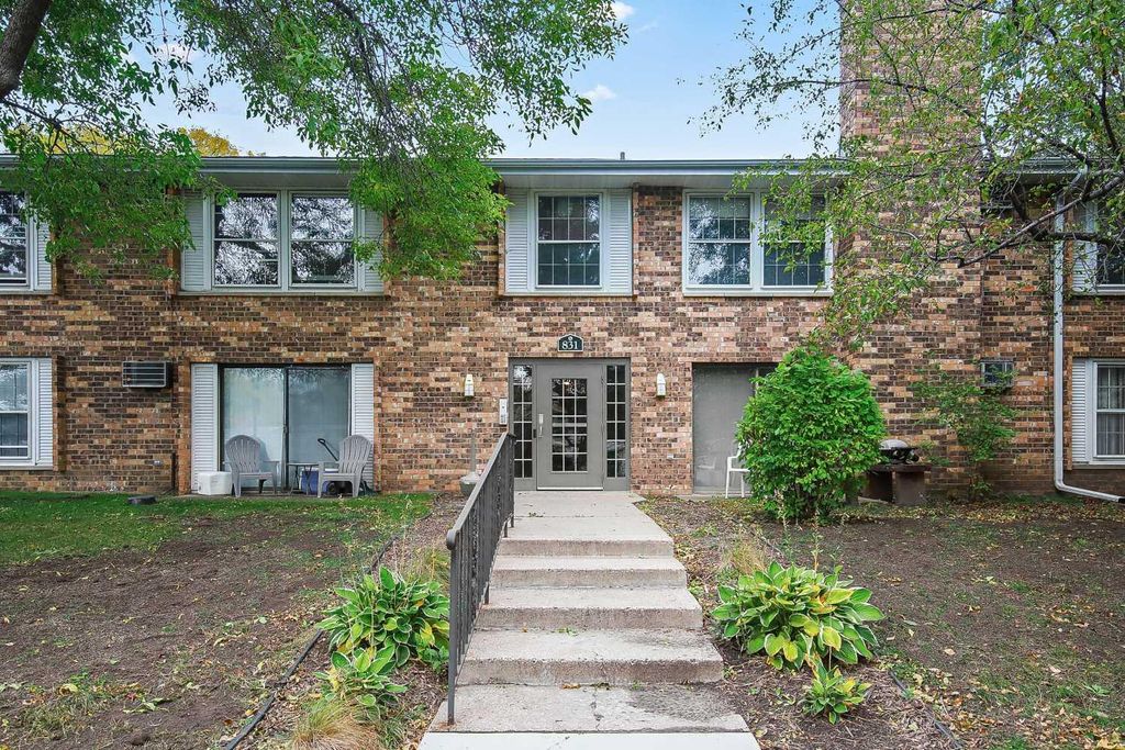 Photo of 831 Old Settlers Trail #3, Hopkins, MN 55343 (MLS # 7045006)