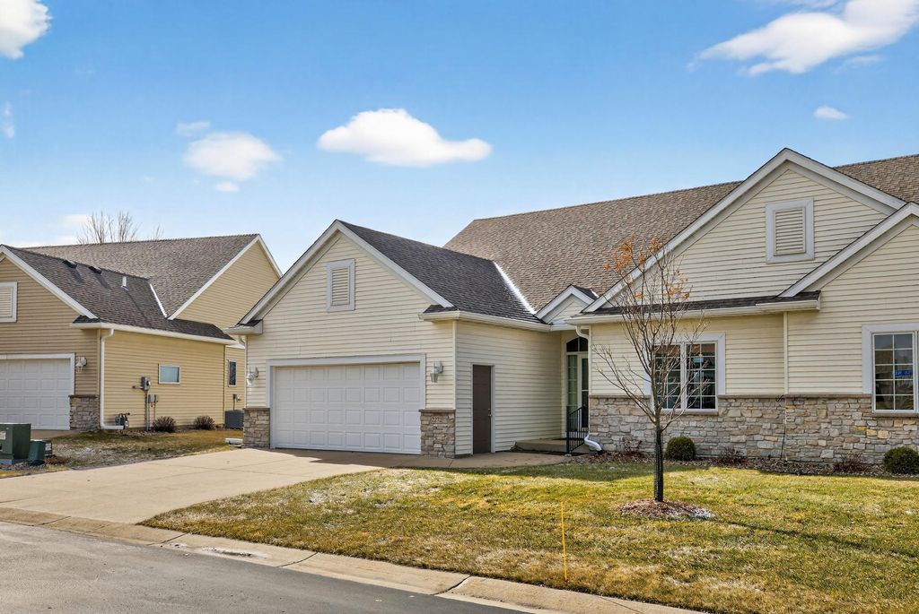 Photo of 2272 Coral Court NE, Rochester, MN 55906 (MLS # 7046910)