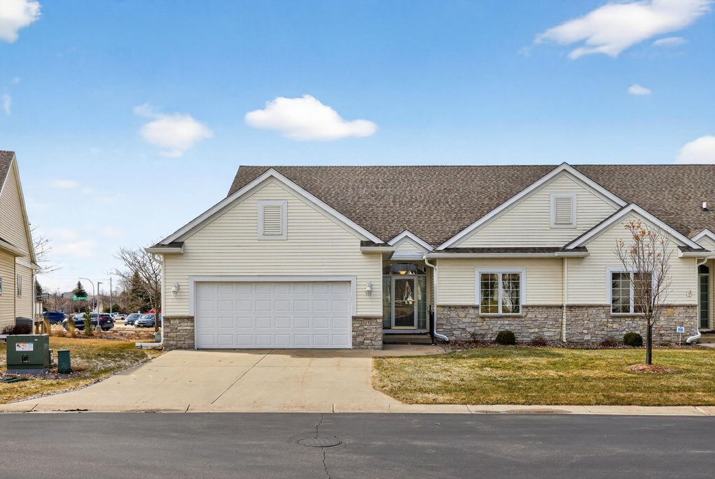 Photo of 2272 Coral Court NE, Rochester, MN 55906 (MLS # 7046910)