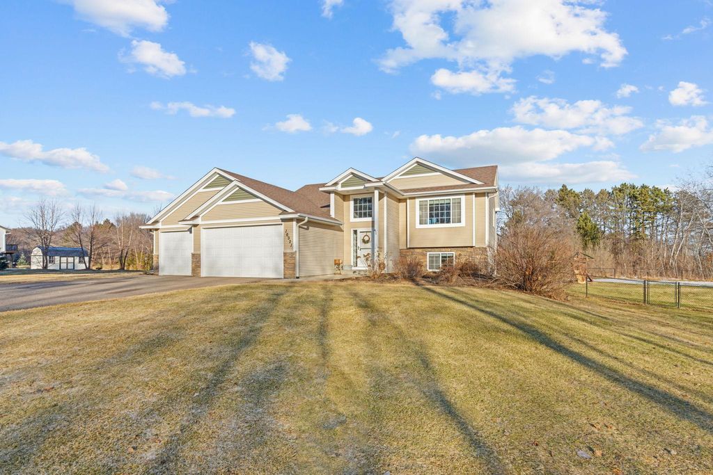 Photo of 16921 Vickers Street NE, Andover, MN 55304 (MLS # 7004704)