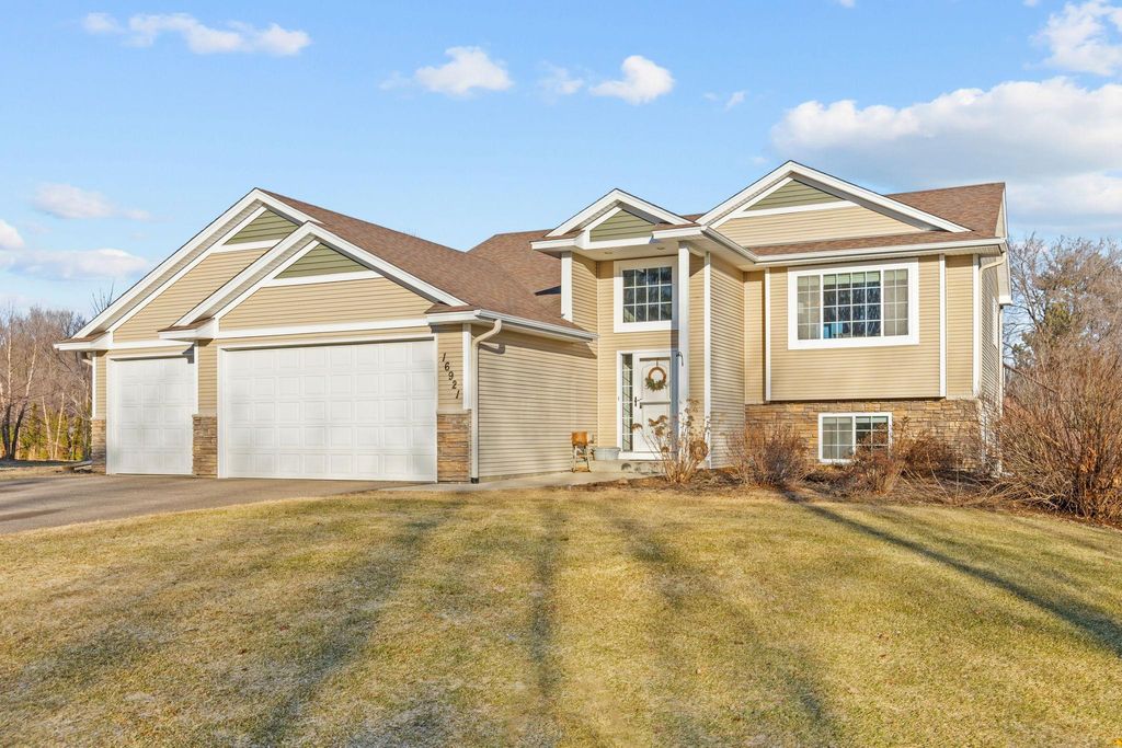 Photo of 16921 Vickers Street NE, Andover, MN 55304 (MLS # 7004704)