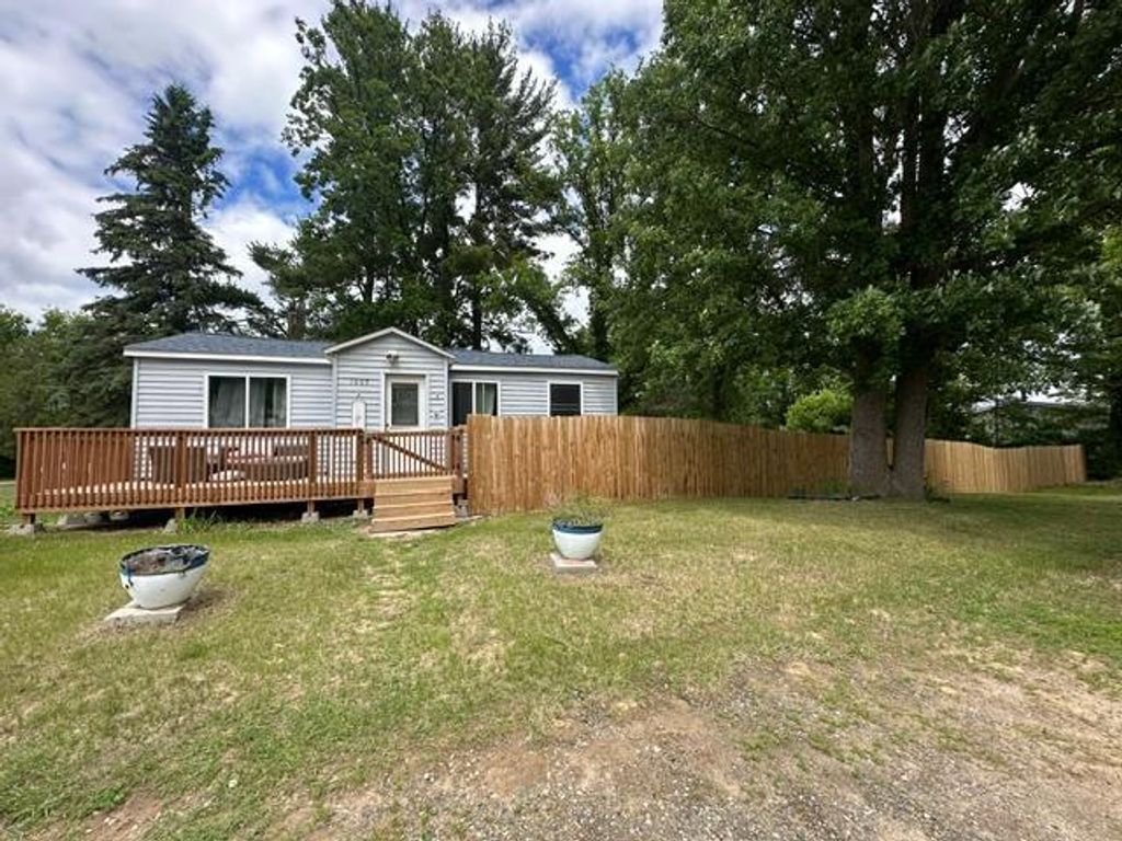 Photo of 1002 SE 4th Street St, Grand Rapids, MN 55744 (MLS # 7092600)