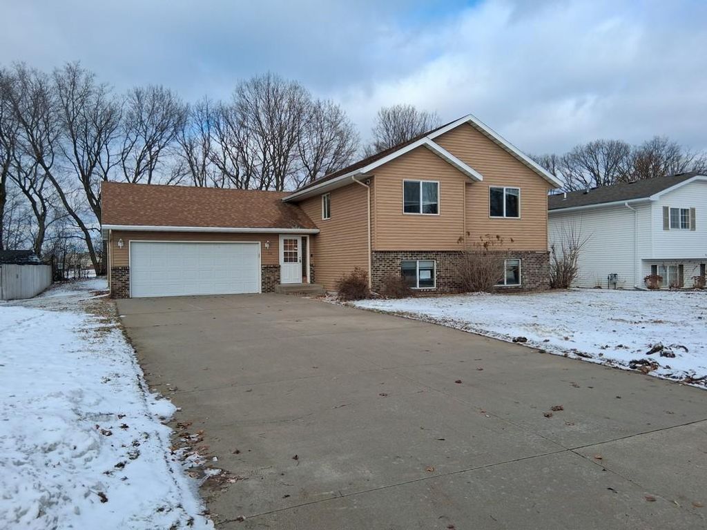 Photo of 711 Sunwood Park Drive, Waite Park, MN 56387 (MLS # 7024071)