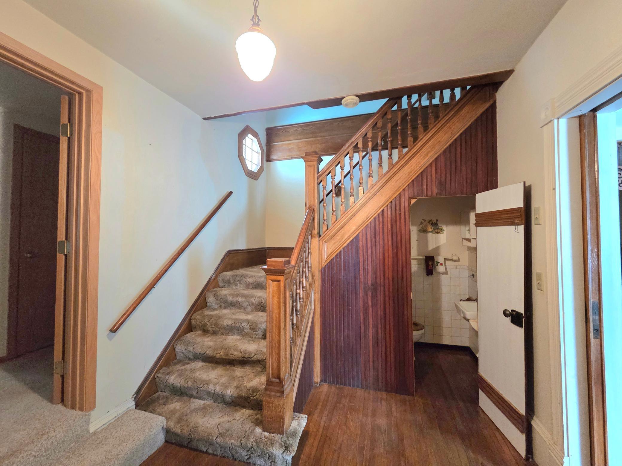 107 Lincoln Avenue NW