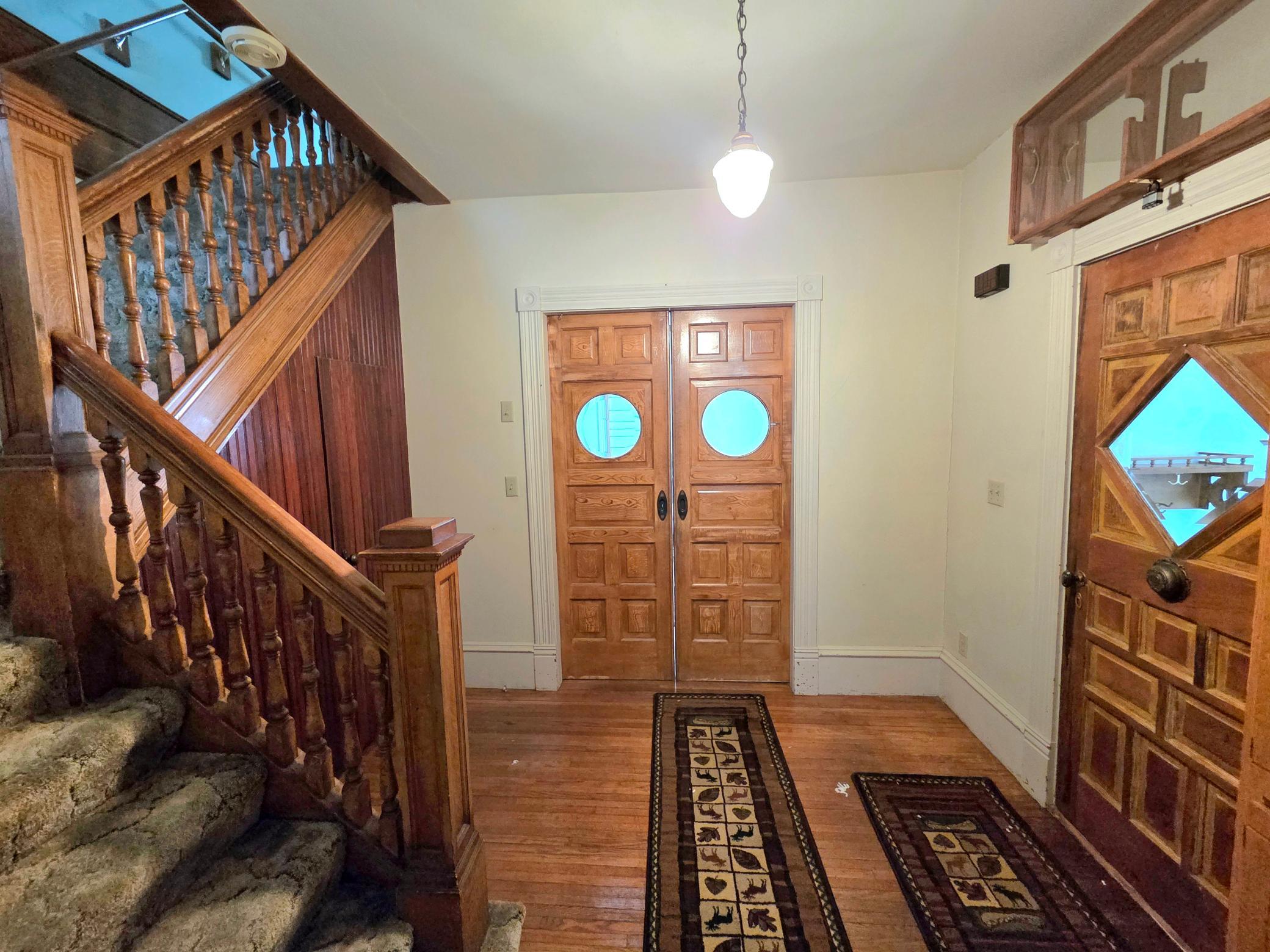 107 Lincoln Avenue NW