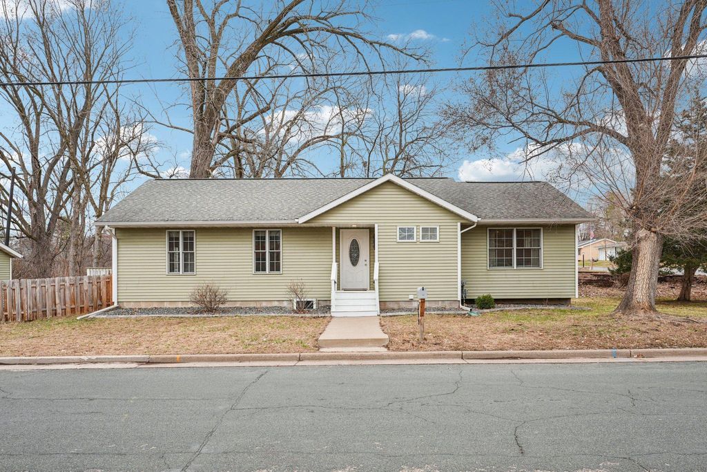 Photo of 719 Monroe Street N, Hudson, WI 54016 (MLS # 7045508)