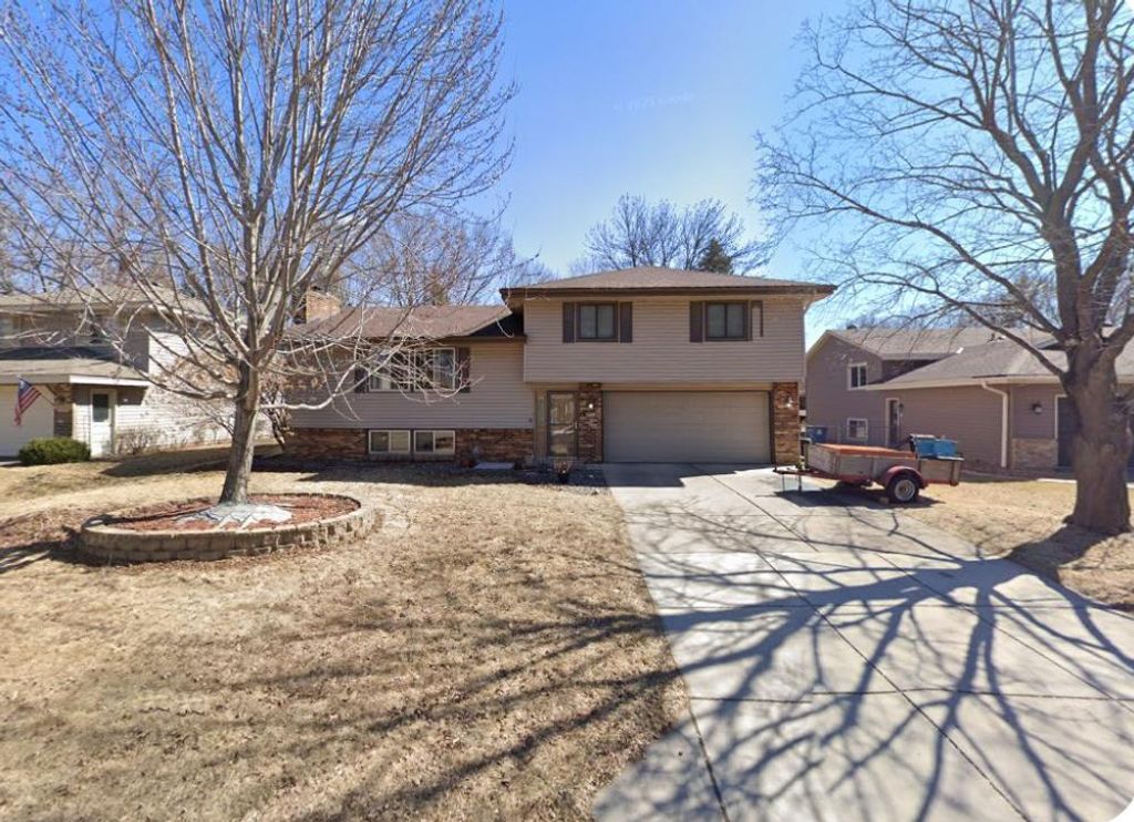 Photo of 6640 Flag Avenue N, Brooklyn Park, MN 55428 (MLS # 6774619)