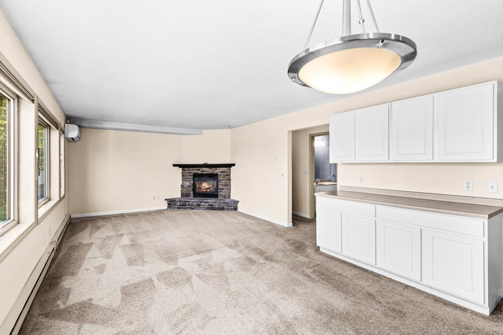 Photo of 1424 E Skyline Parkway, Duluth, MN 55805 (MLS # 7156429)