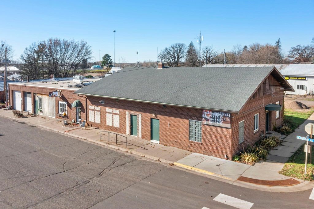 Photo of 205 2nd Street SW, Braham, MN 55006 (MLS # 7020108)