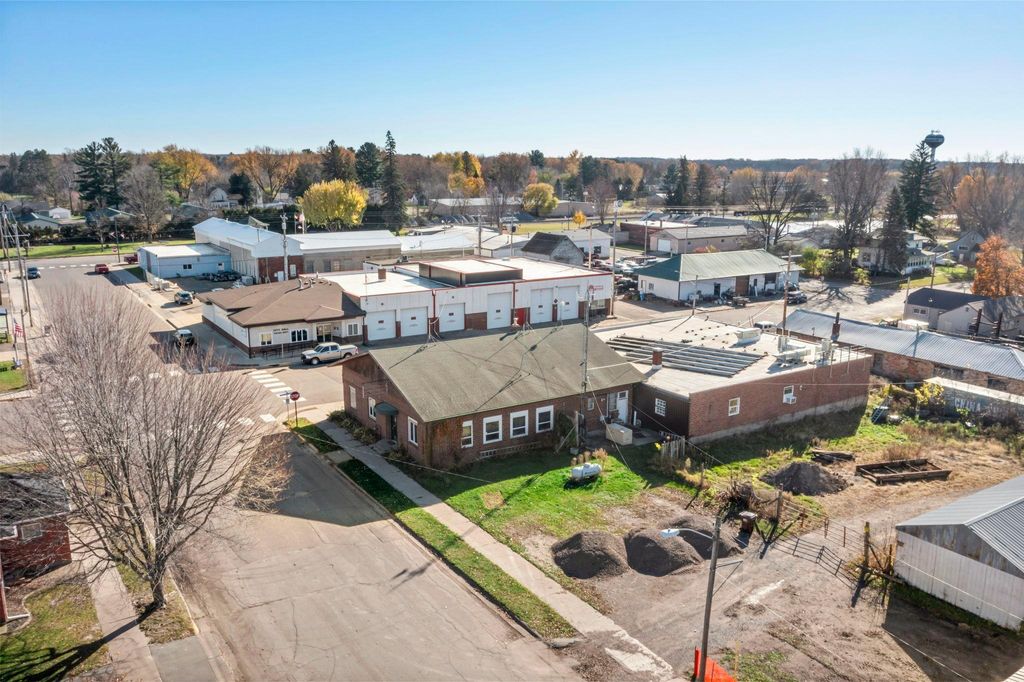 Photo of 205 2nd Street SW, Braham, MN 55006 (MLS # 7020108)