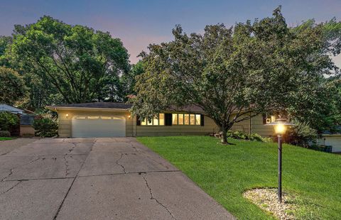 1905 W 140th Street Burnsville MN 55337