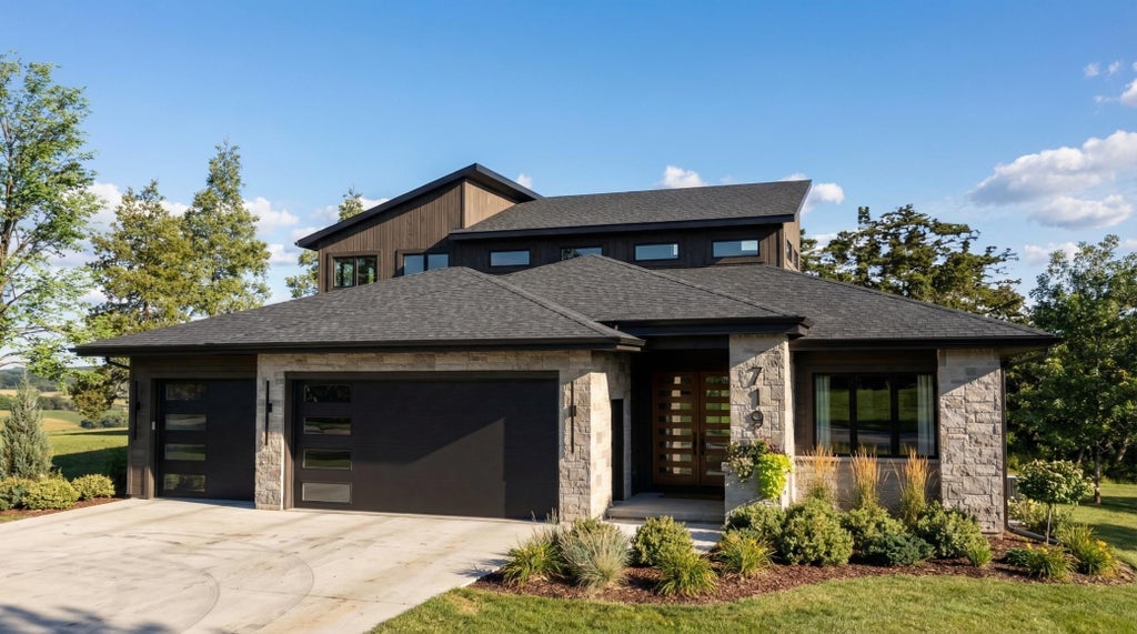 Photo of 719 Ensconced Way, Chaska, MN 55318 (MLS # 7136388)