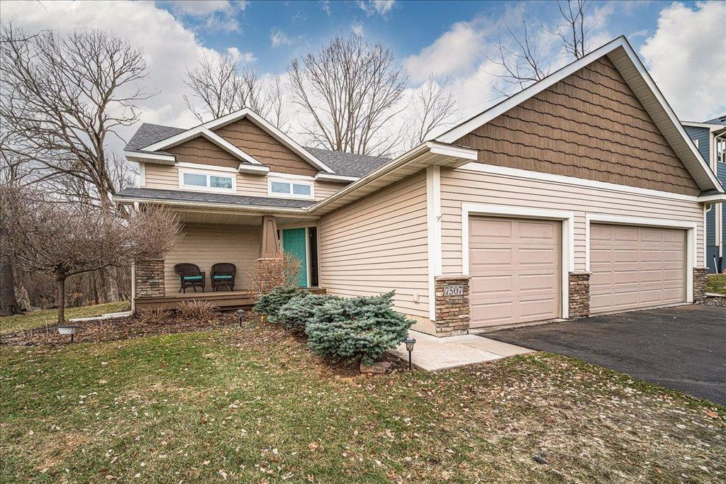 Photo of 7507 Taylor Drive, Savage, MN 55378 (MLS # 7029884)