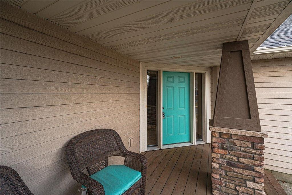 Photo of 7507 Taylor Drive, Savage, MN 55378 (MLS # 7029884)