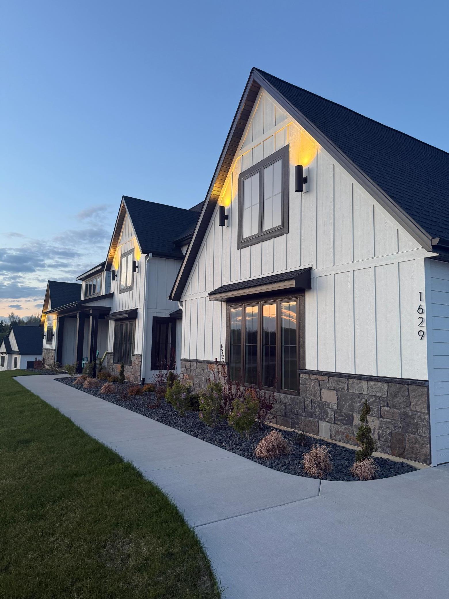 Rochester, Minnesota, 55901, United States, 4 Bedrooms Bedrooms, ,4 BathroomsBathrooms,Residential,Active,2037566