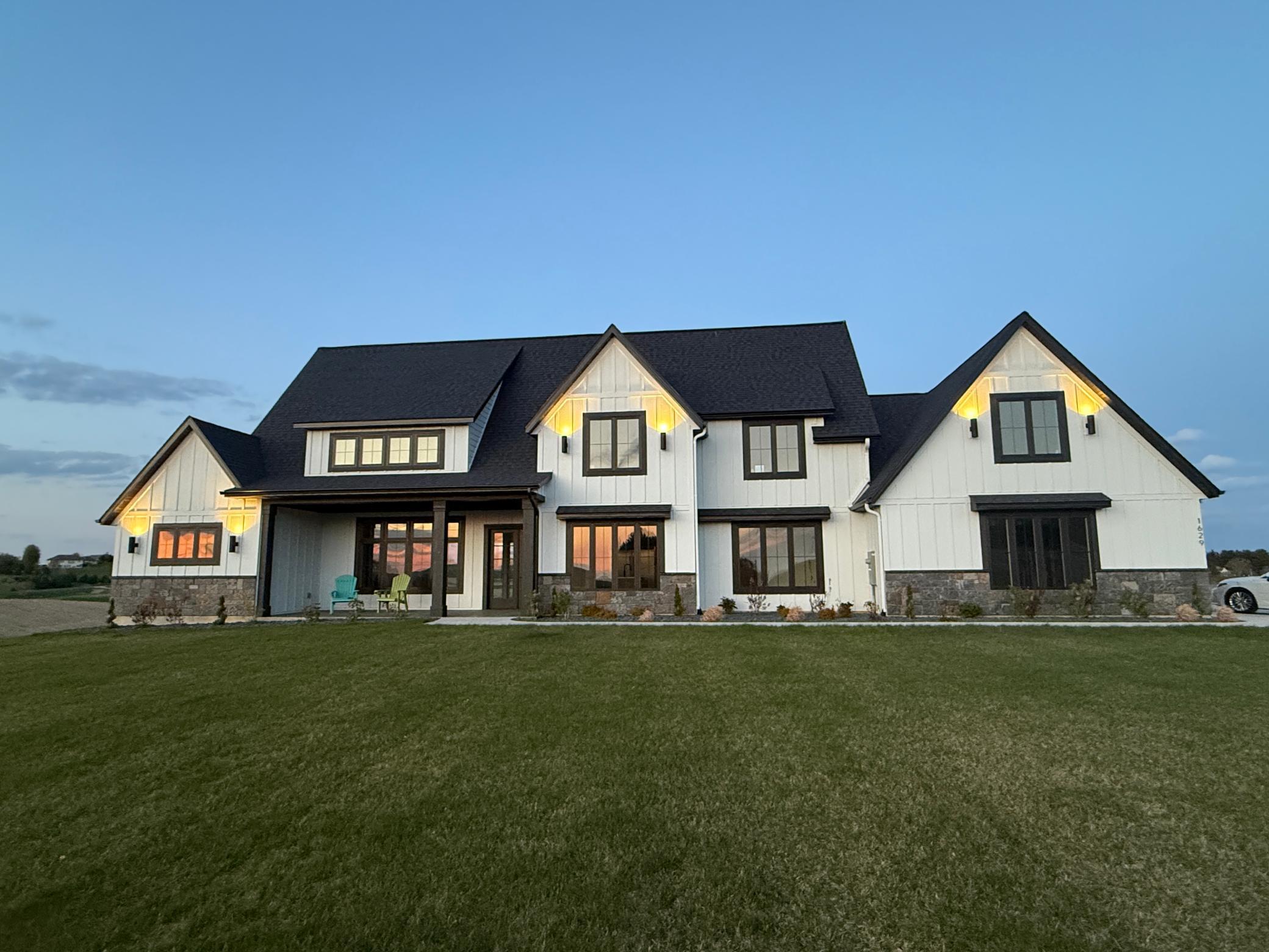 Rochester, Minnesota, 55901, United States, 4 Bedrooms Bedrooms, ,4 BathroomsBathrooms,Residential,Active,2037566