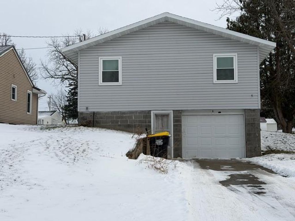 Photo of 140 2nd Avenue SW, Spring Grove, MN 55974 (MLS # 7005596)