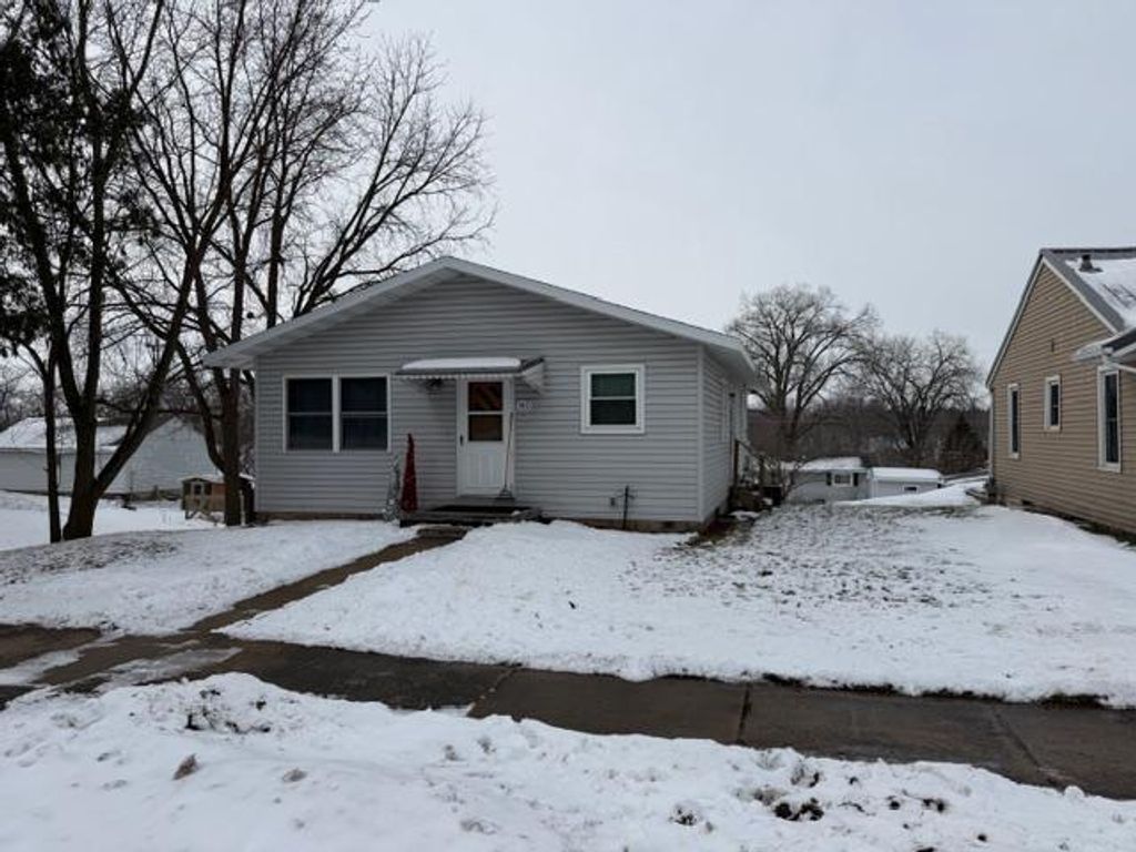 Photo of 140 2nd Avenue SW, Spring Grove, MN 55974 (MLS # 7005596)