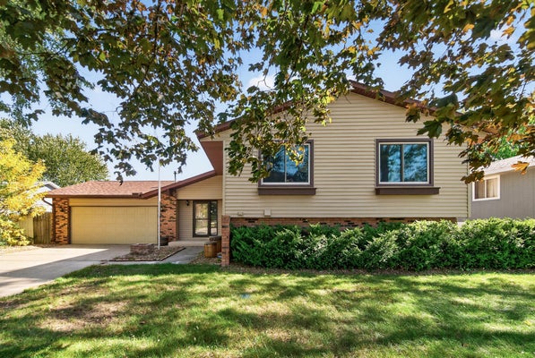 8400 DOUGLAS DR N, MINNEAPOLIS, MN 55443 - Image 08e7c7f1ad577e7f18ee1514ea12efb4/3744502491