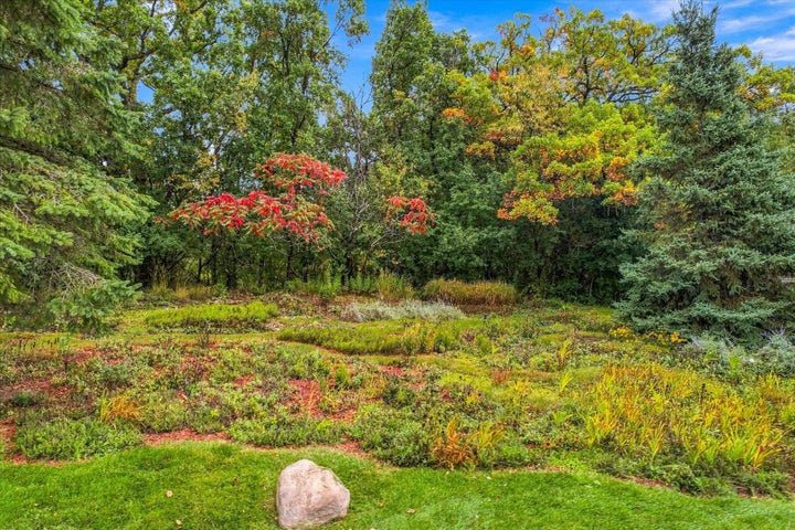 Photo 1 of 9 — 5 Summit, North Oaks, MN 55127
