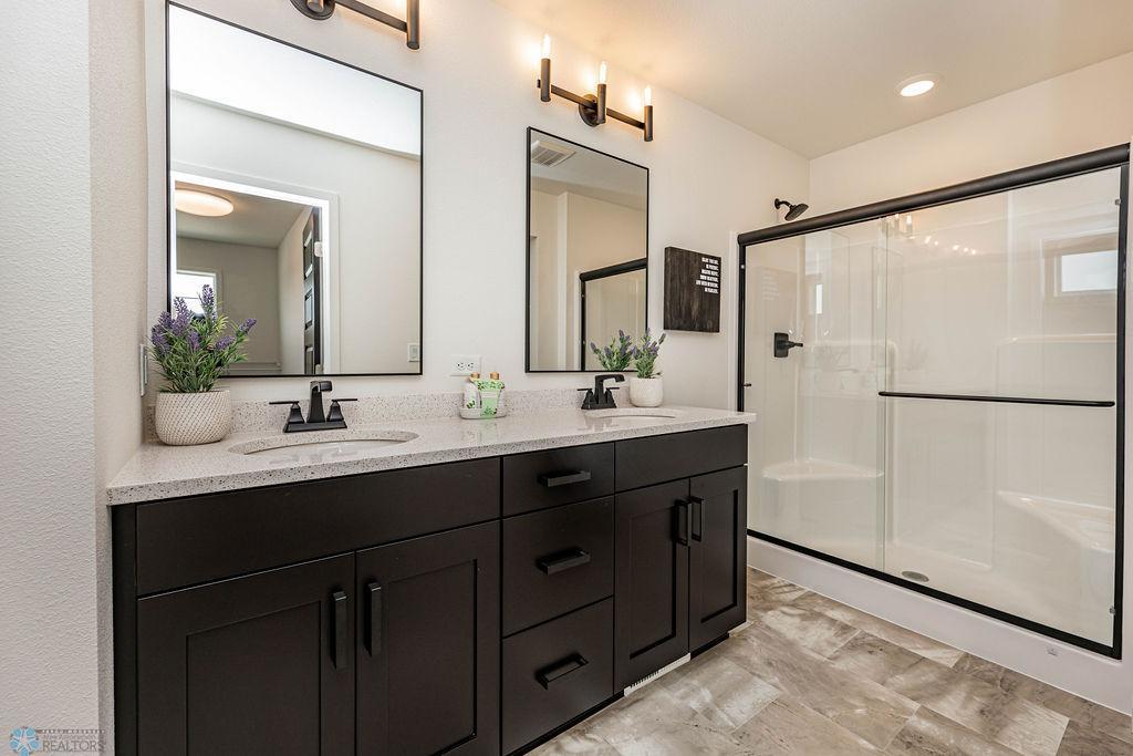 Horace, North Dakota 58047, United States, 4 Bedrooms Bedrooms, ,3 BathroomsBathrooms,Residential,Active,257263