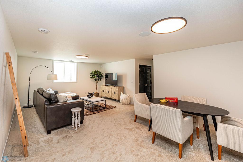 Horace, North Dakota 58047, United States, 4 Bedrooms Bedrooms, ,3 BathroomsBathrooms,Residential,Active,257263