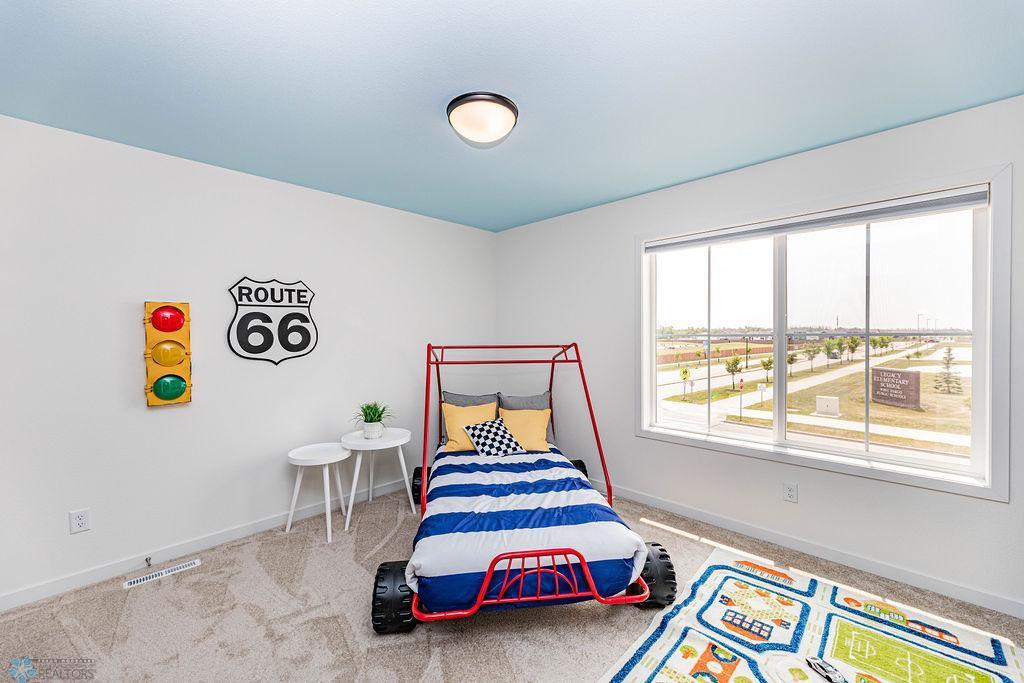 Horace, North Dakota 58047, United States, 4 Bedrooms Bedrooms, ,3 BathroomsBathrooms,Residential,Active,257263