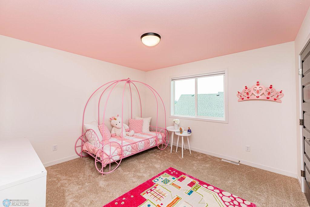 Horace, North Dakota 58047, United States, 4 Bedrooms Bedrooms, ,3 BathroomsBathrooms,Residential,Active,257263