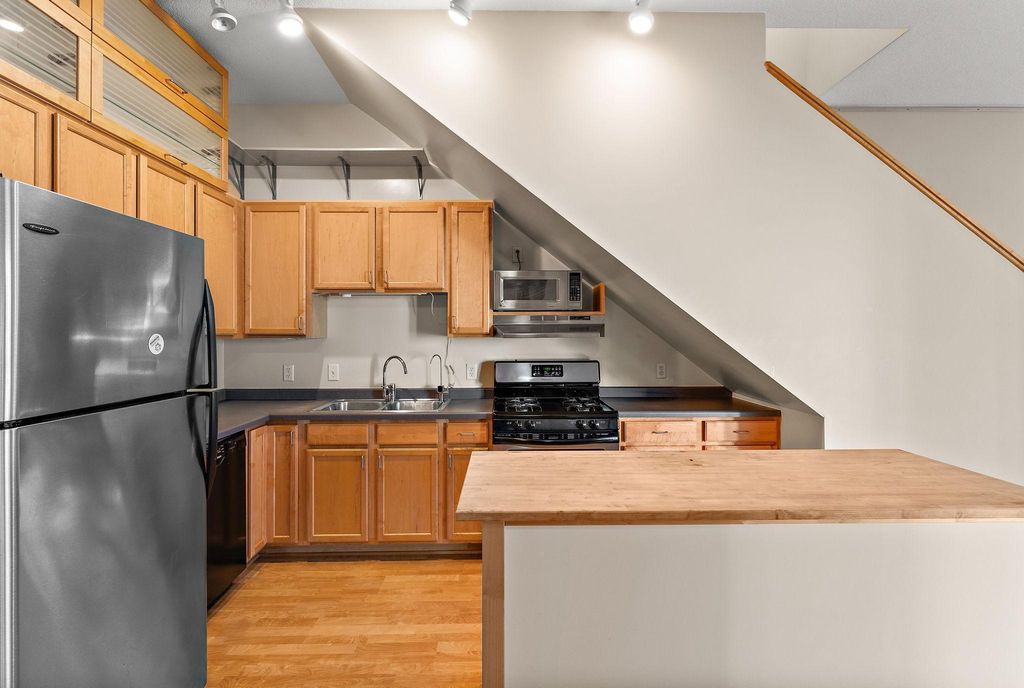 Photo of 2650 University Avenue W #318, Saint Paul, MN 55114 (MLS # 6813643)