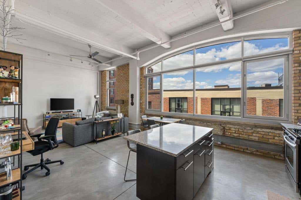 Photo of 700 Washington Ave AVE N #606, Minneapolis, MN 55401 (MLS # 7121719)