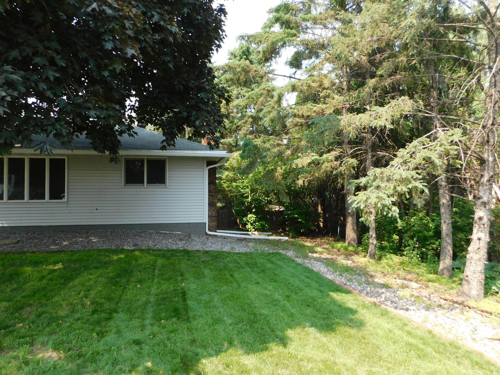 243 Demont Avenue E