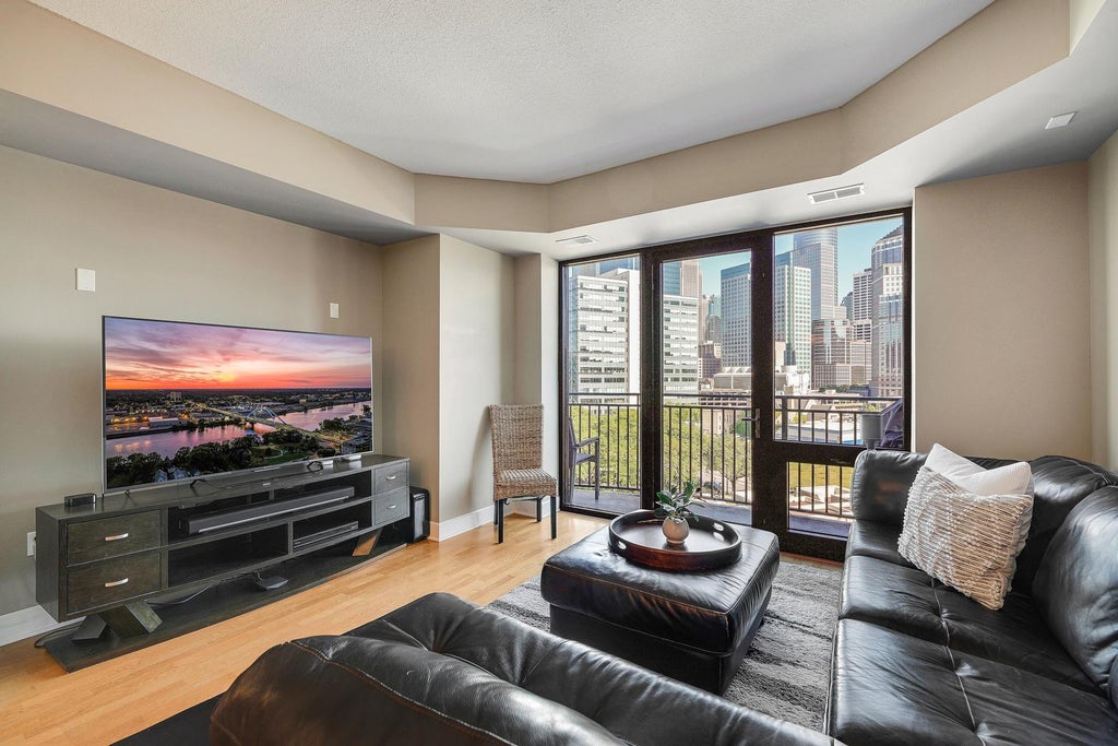 Photo of 500 E Grant Street #709, Minneapolis, MN 55404 (MLS # 7141957)